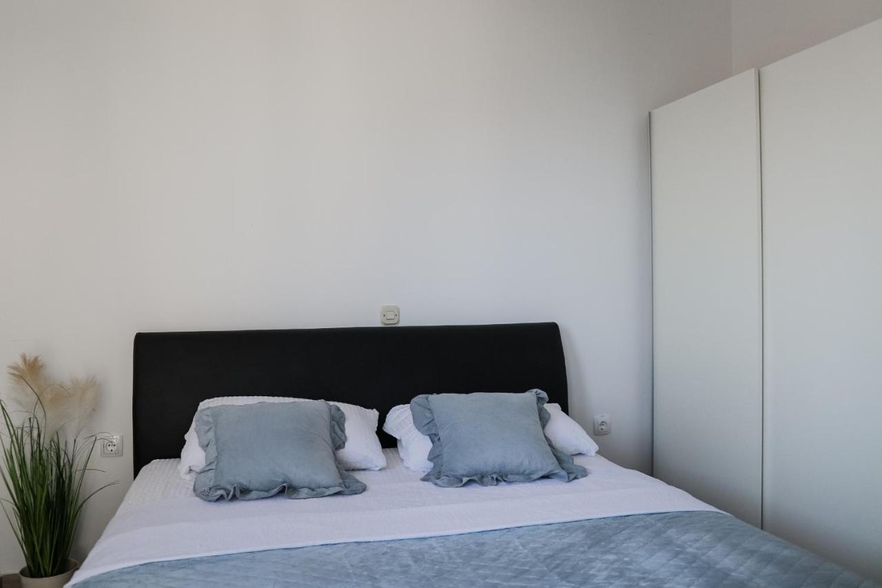 Apartments Morska Vila Комарна Екстер'єр фото