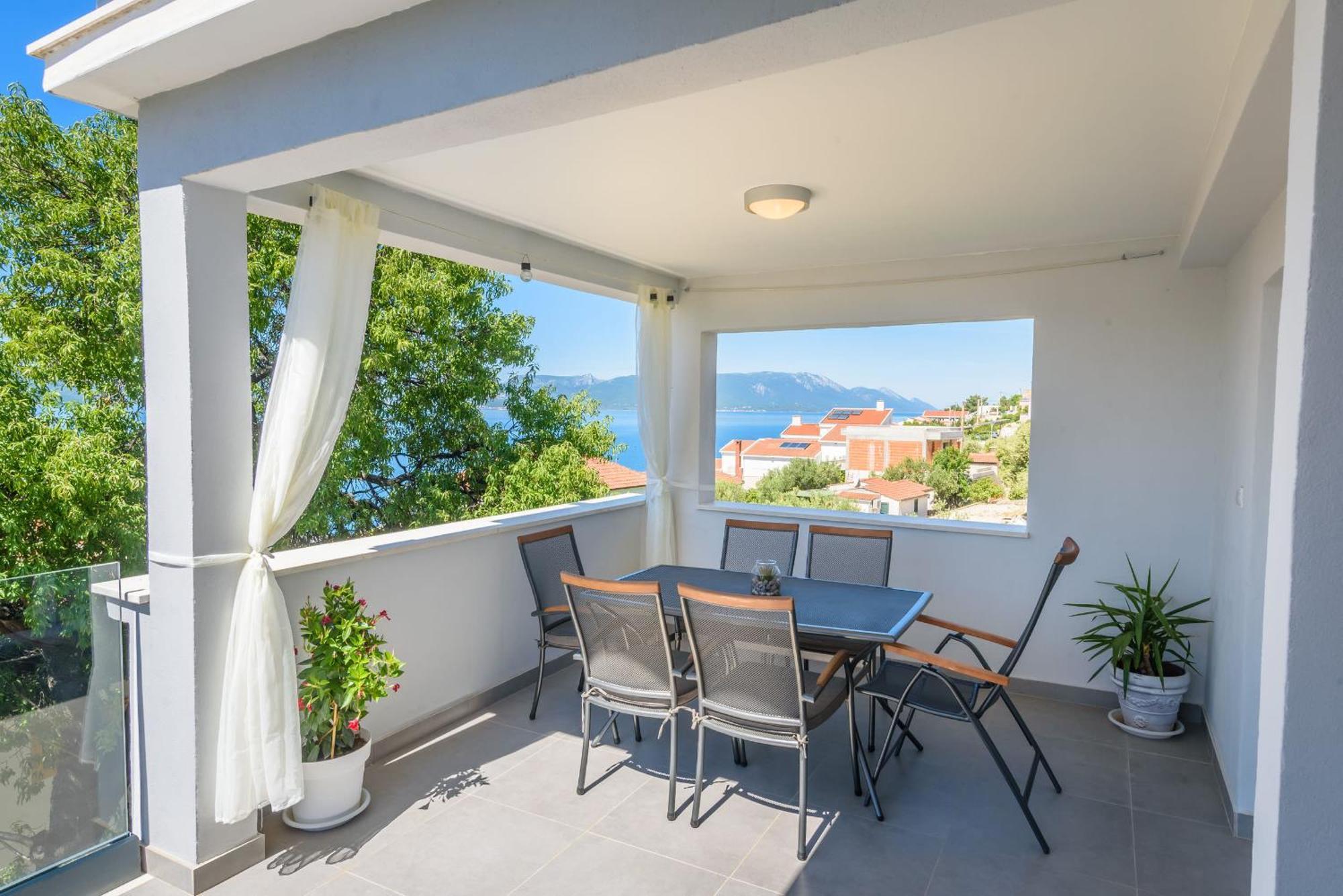 Apartments Morska Vila Комарна Екстер'єр фото